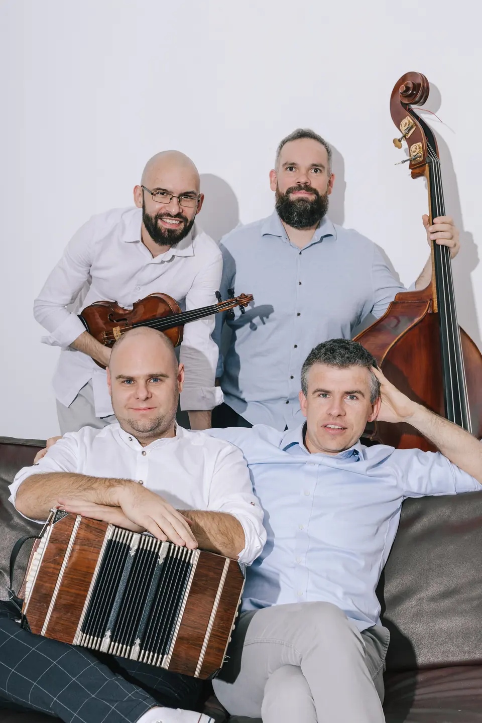 Cuarteto Re!Tango – foto del grupo con violín, contrabajo y bandoneón